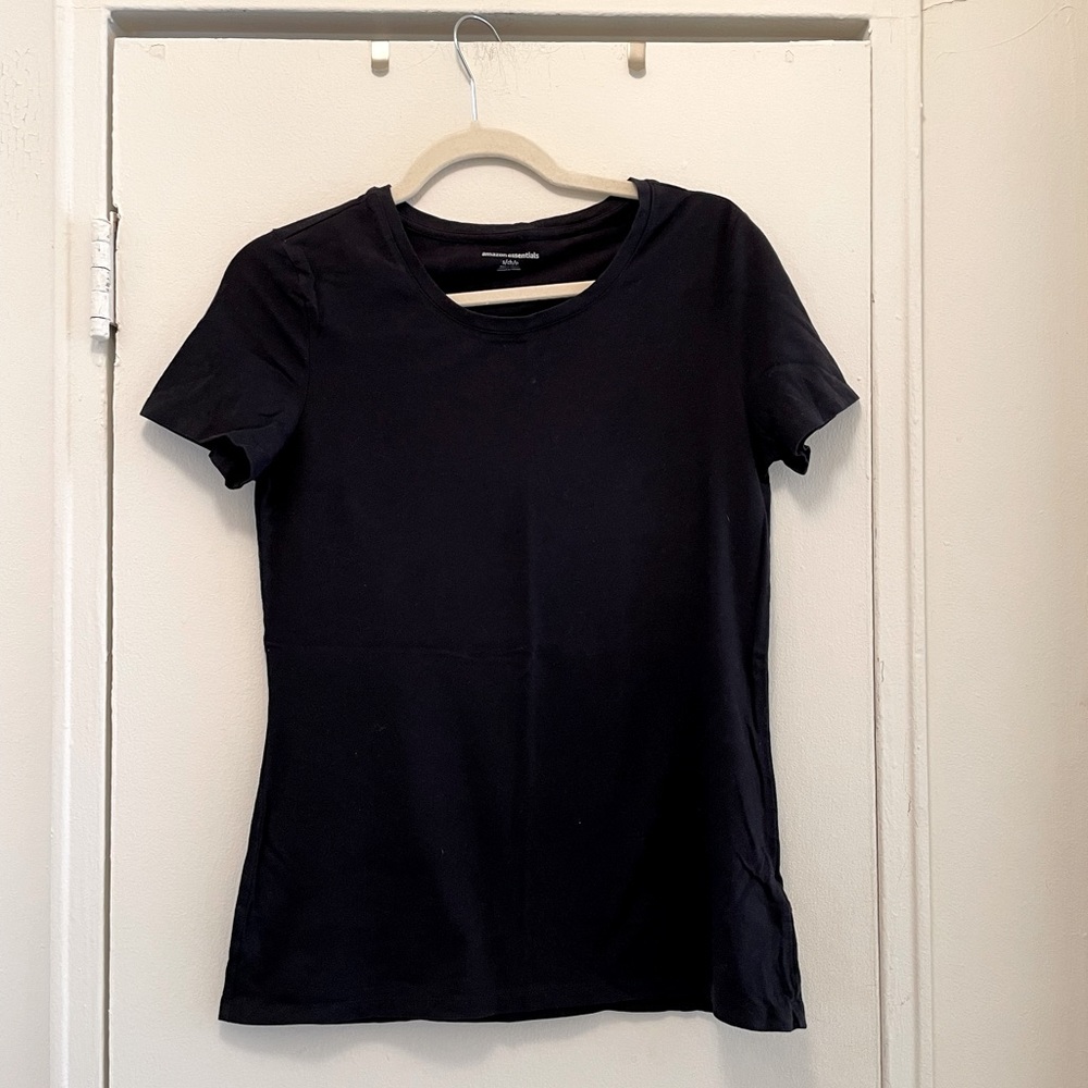 Amazon essentials tee (2)